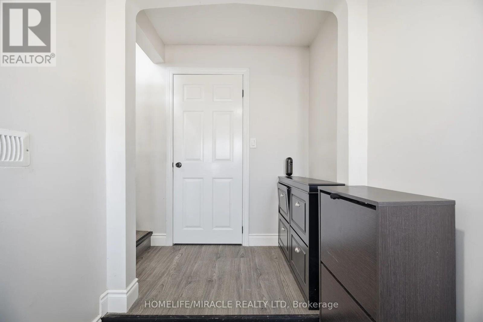 290 Lincoln Road, Waterloo, ON - Indoor Photo Showing Other Room