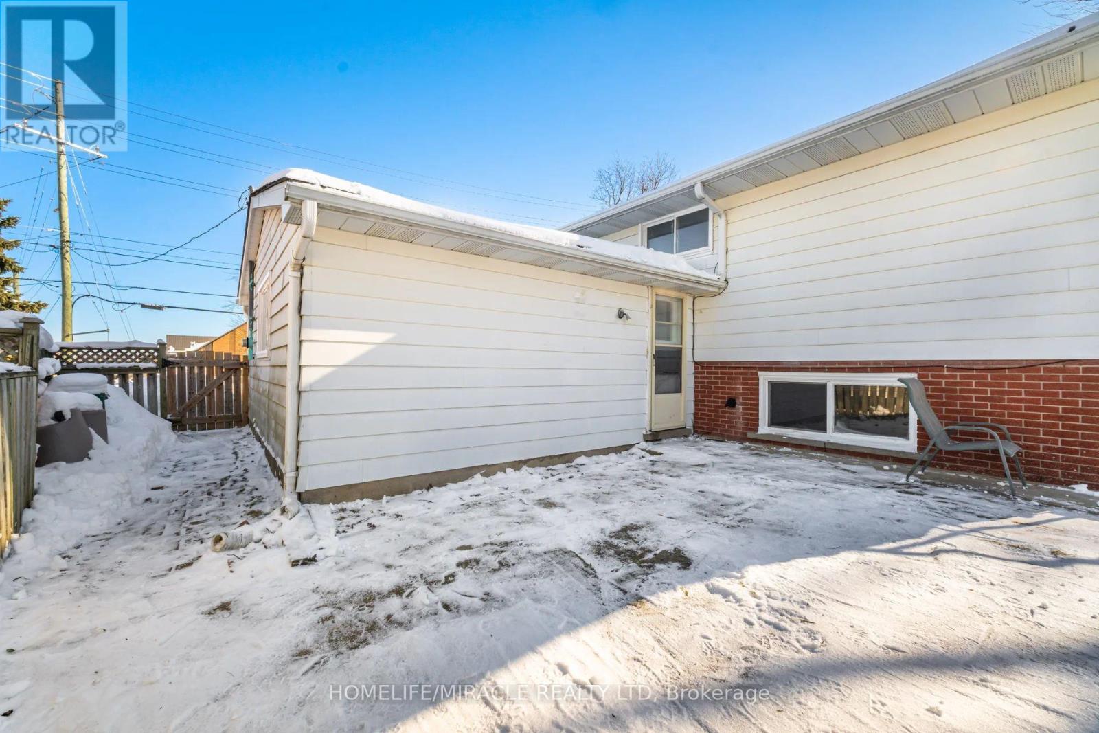 290 Lincoln Road, Waterloo, ON - Outdoor With Exterior