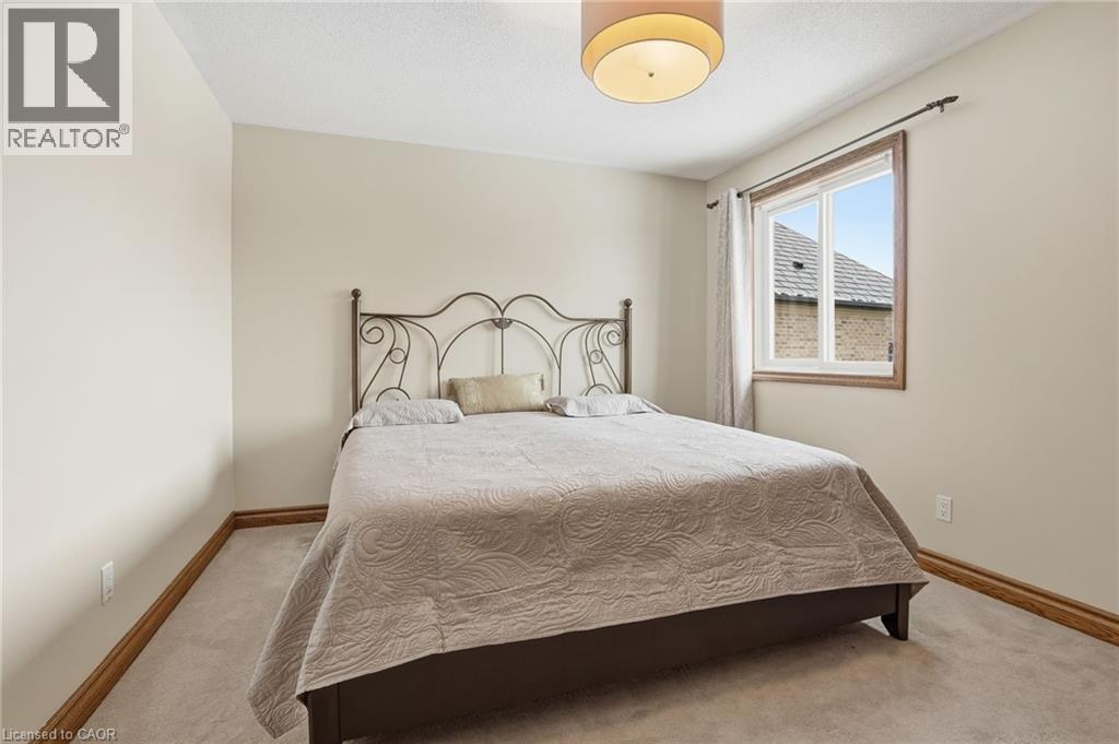 9 Lamb Court, Caledonia, ON - Indoor Photo Showing Bedroom