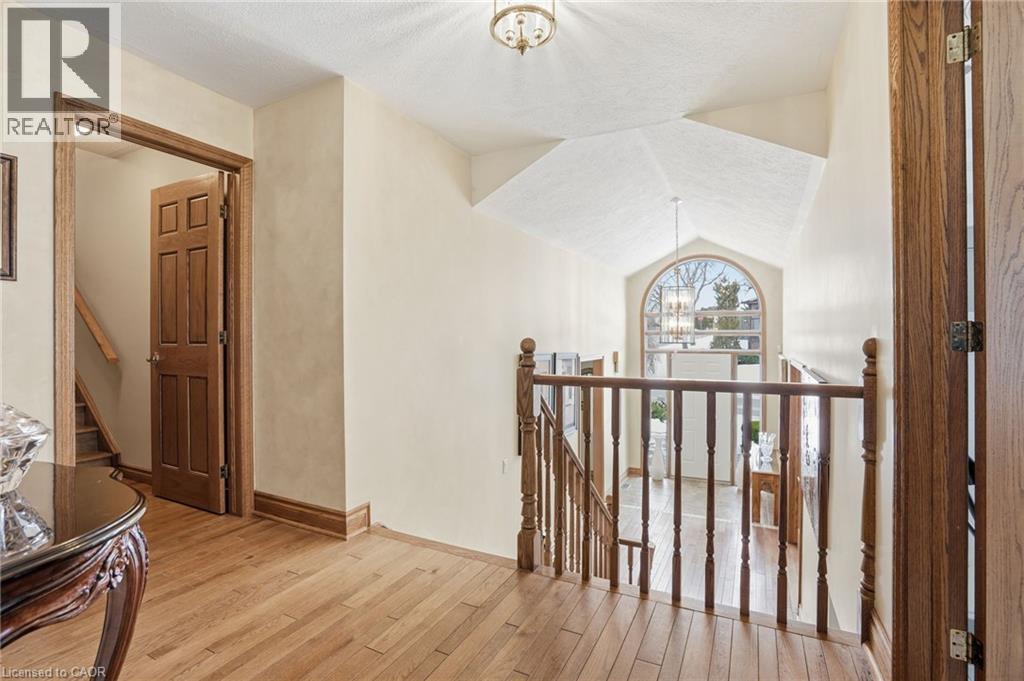 9 Lamb Court, Caledonia, ON - Indoor Photo Showing Other Room