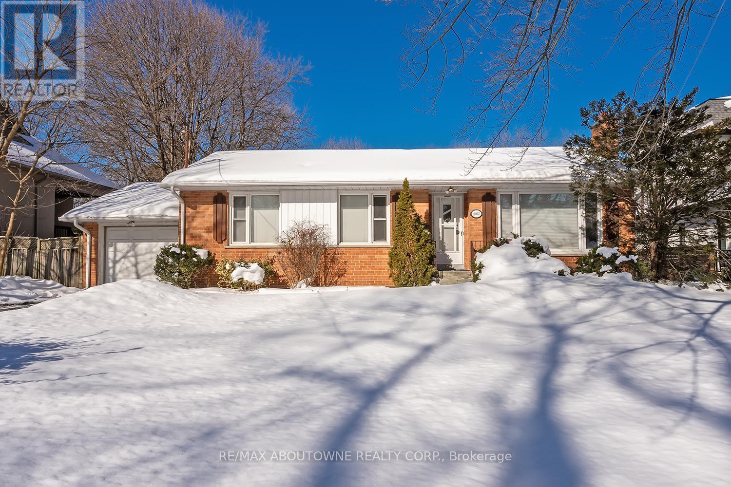 2067 Devon Road, Oakville, ON - Outdoor