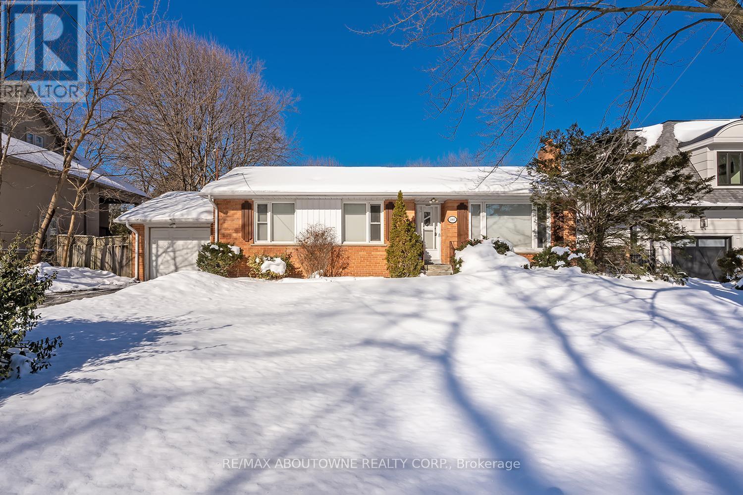 2067 Devon Road, Oakville, ON - Outdoor