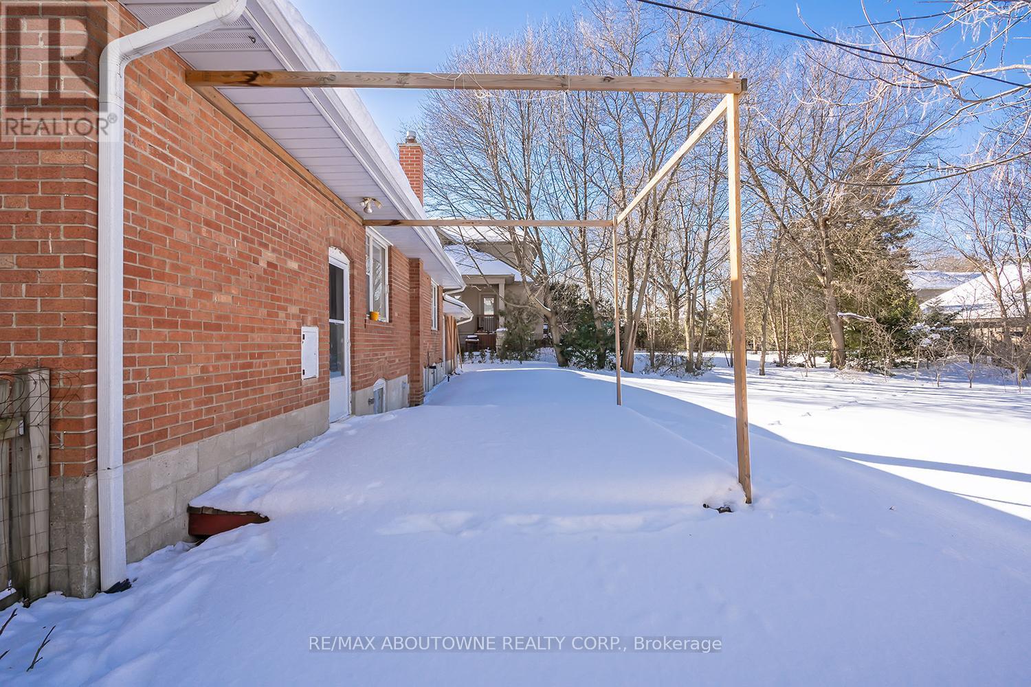 2067 Devon Road, Oakville, ON - Outdoor