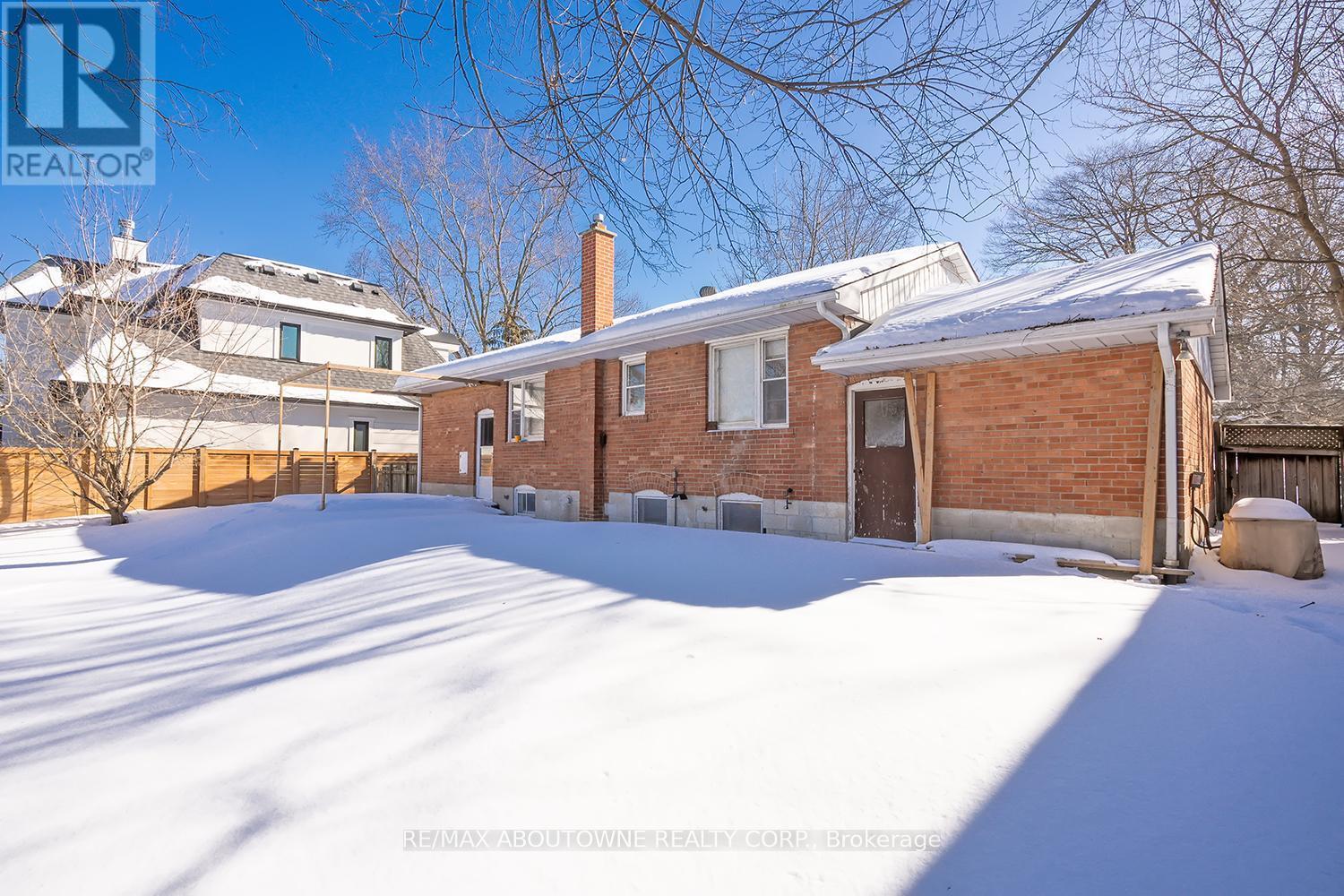 2067 Devon Road, Oakville, ON - Outdoor