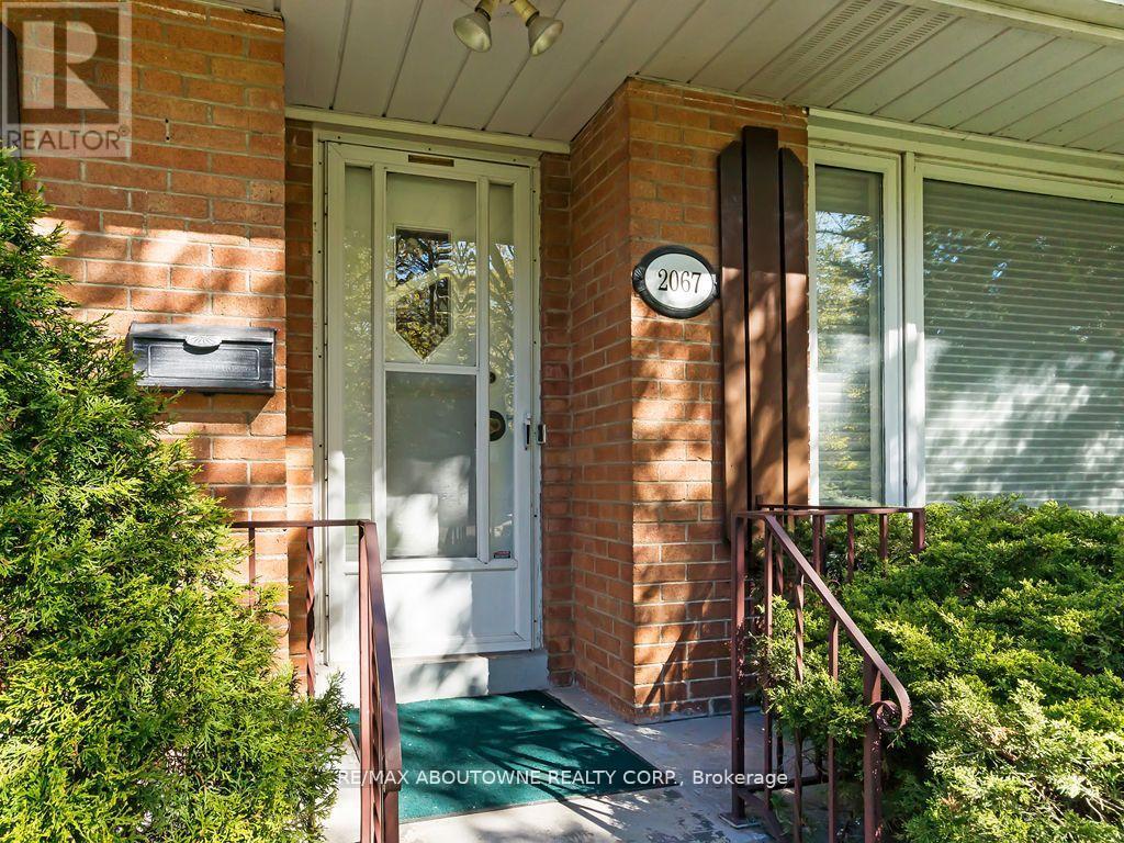 2067 Devon Road, Oakville, ON - Outdoor