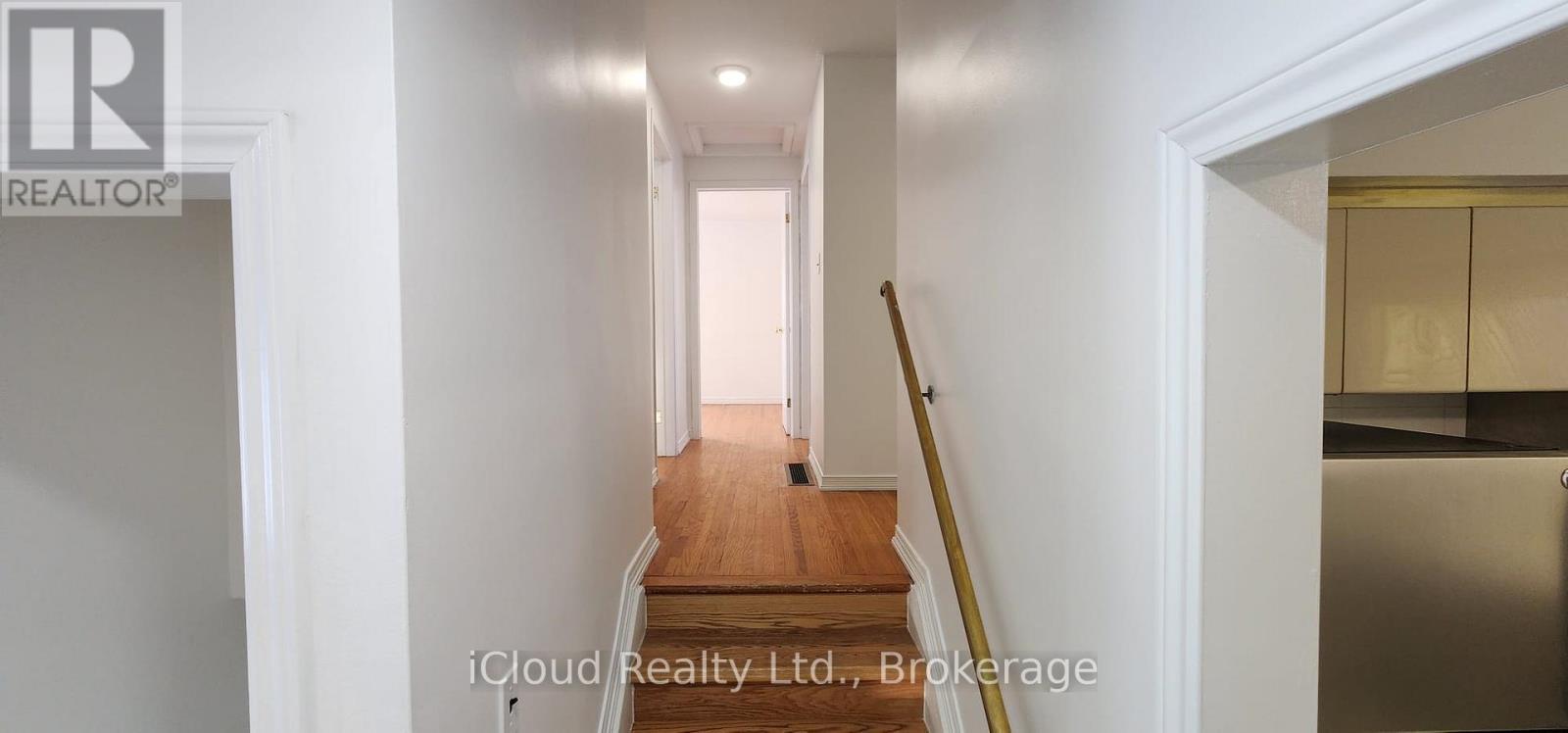 131 Victor Boulevard, Hamilton, ON - Indoor Photo Showing Other Room