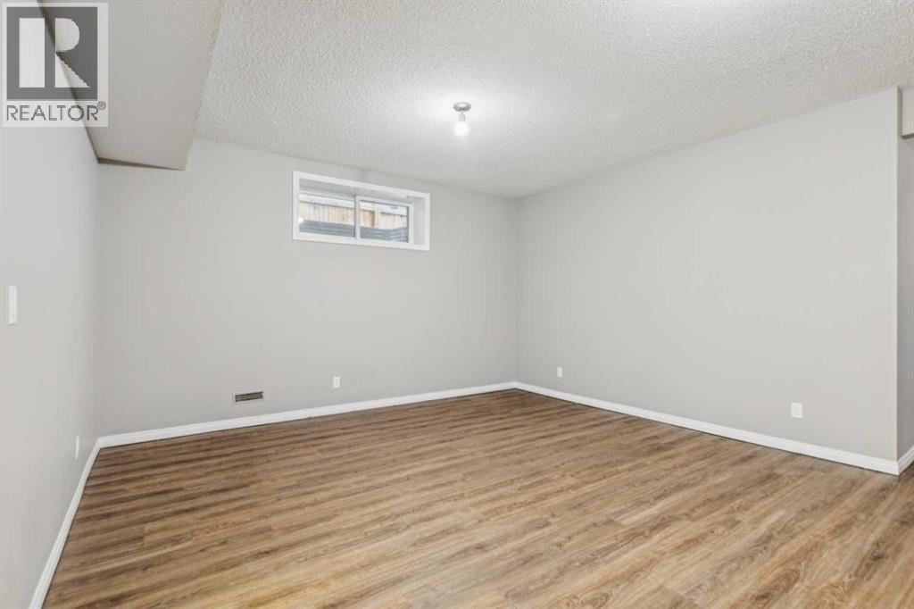 71 Walden Manor Se, Calgary, AB - Indoor Photo Showing Other Room