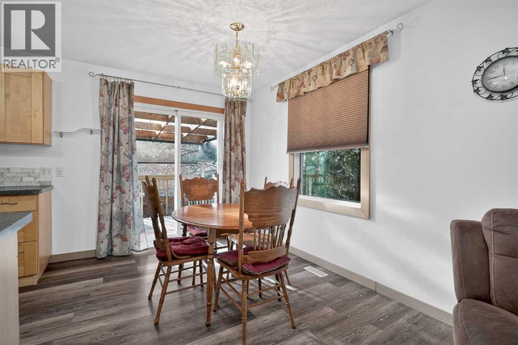 16 Rundleson Way Ne, Calgary, AB - Indoor Photo Showing Dining Room