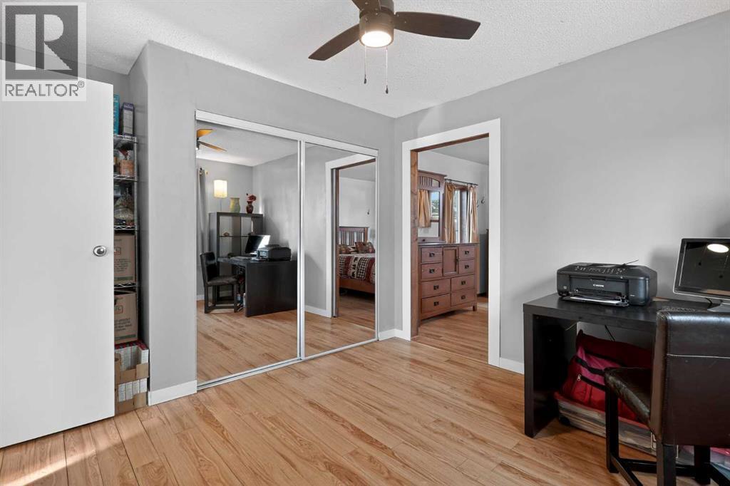 16 Rundleson Way Ne, Calgary, AB - Indoor