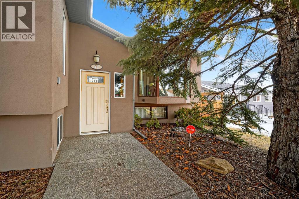 16 Rundleson Way Ne, Calgary, AB - Outdoor