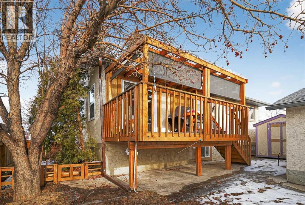 16 Rundleson Way Ne, Calgary, AB - Outdoor