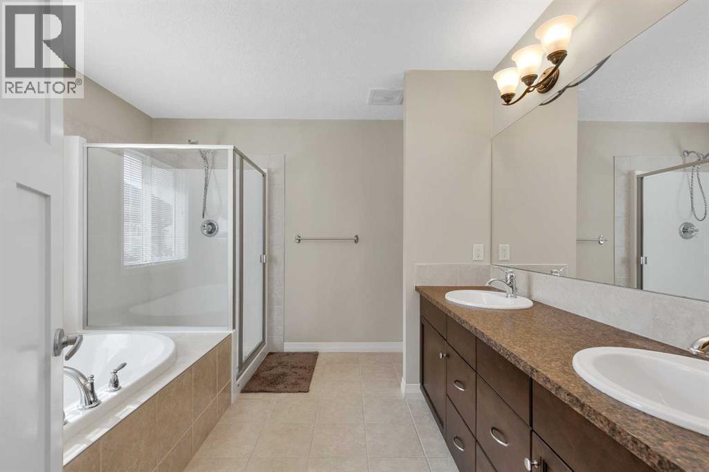 224 Panamount Point Nw, Calgary, AB - Indoor Photo Showing Bathroom