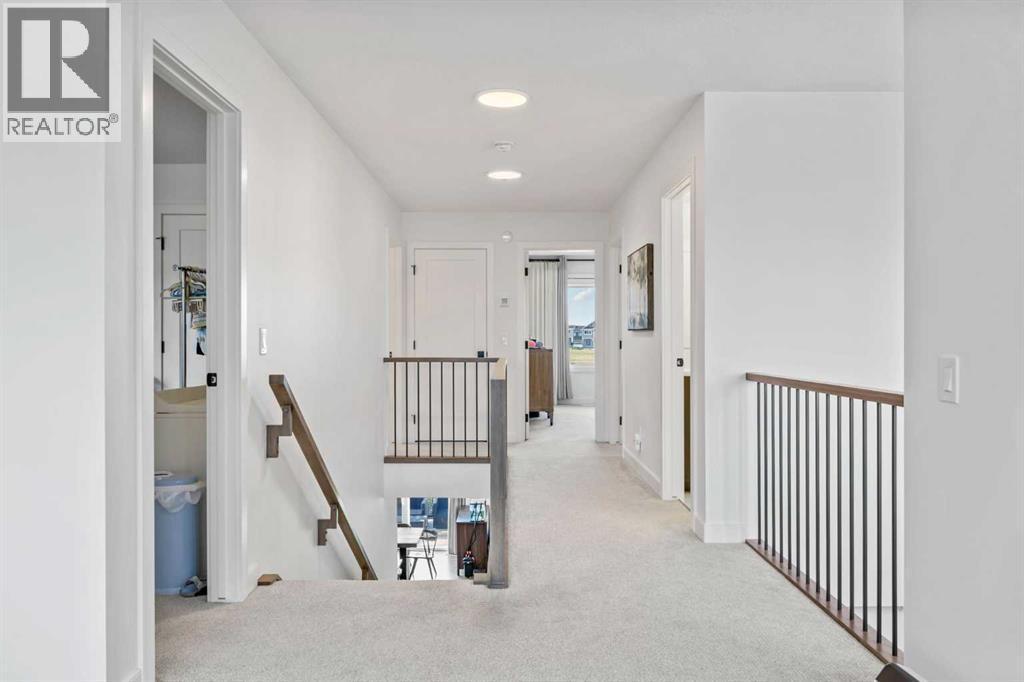 656 Bayview Way Sw, Airdrie, AB - Indoor Photo Showing Other Room