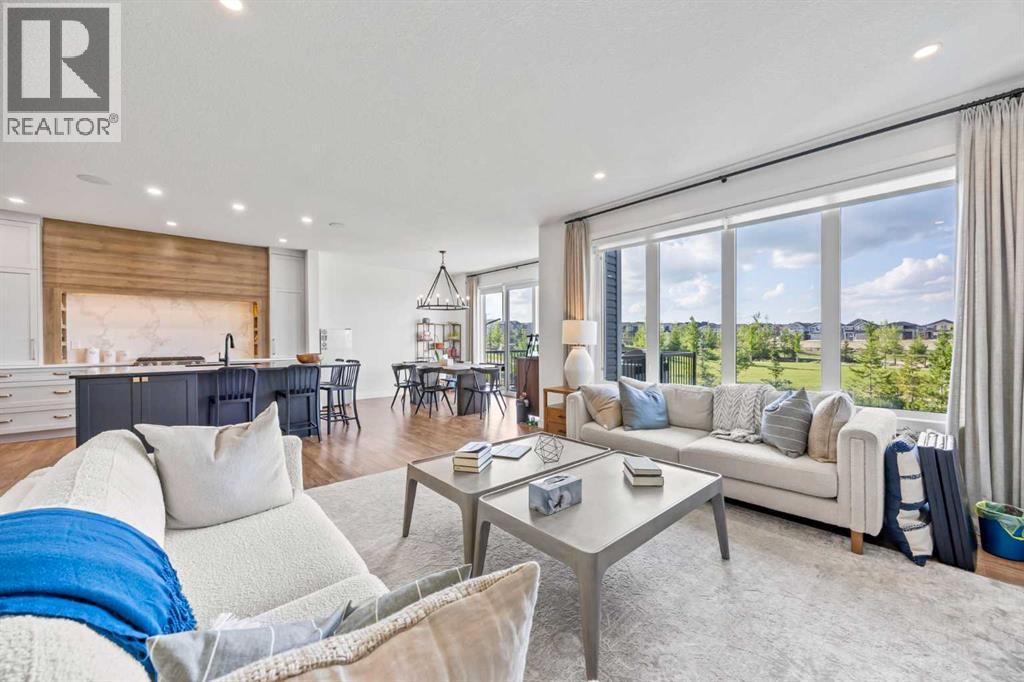 656 Bayview Way Sw, Airdrie, AB - Indoor Photo Showing Living Room