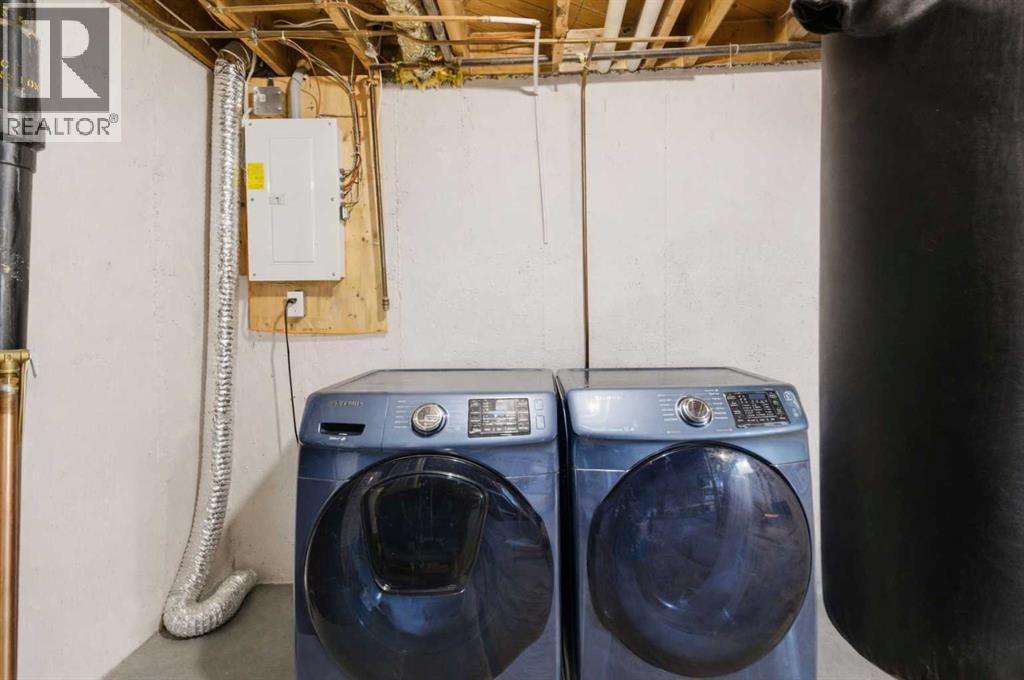 44 Doverdale Mews Se, Calgary, AB - Indoor Photo Showing Laundry Room