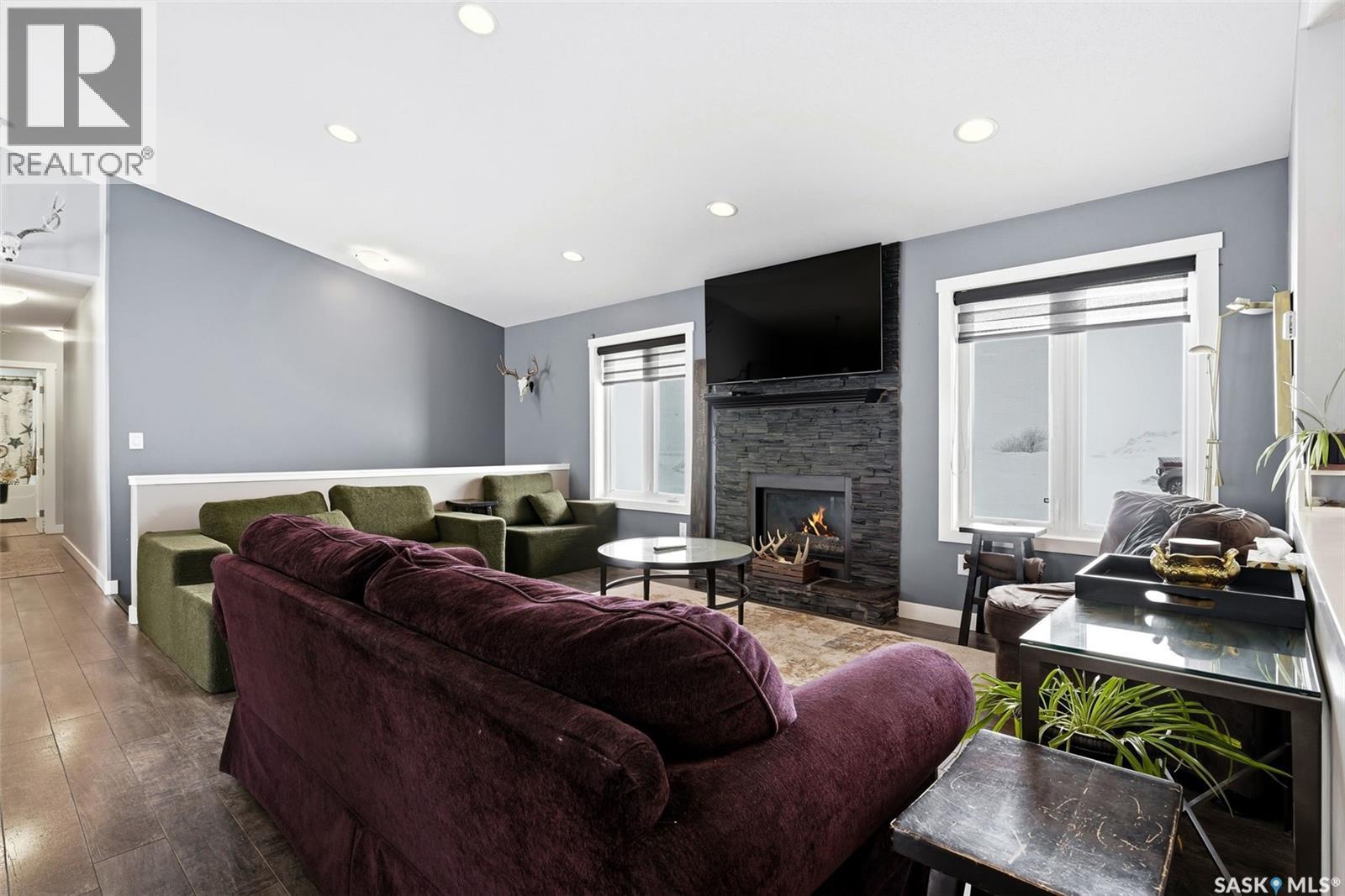 Lockert Acreage, Francis Rm No. 127, SK - Indoor Photo Showing Living Room With Fireplace