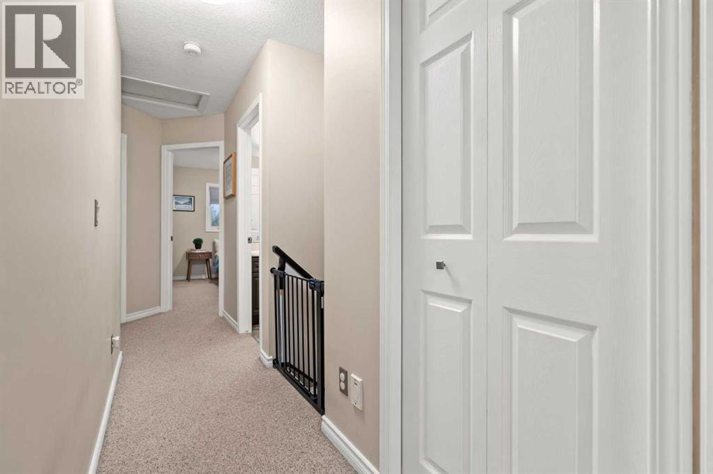 43 Sunset Crescent, Okotoks, AB - Indoor Photo Showing Other Room