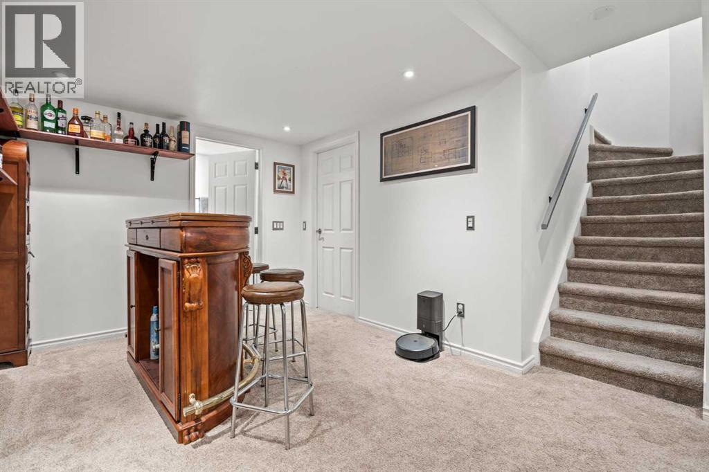 43 Sunset Crescent, Okotoks, AB - Indoor Photo Showing Other Room