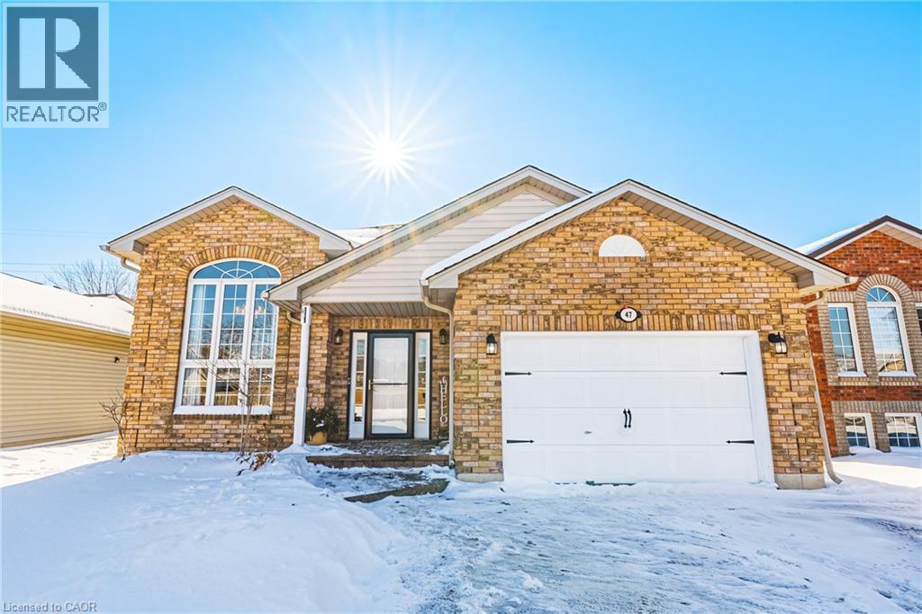 47 Fuller Drive, Caledonia, ON - Outdoor