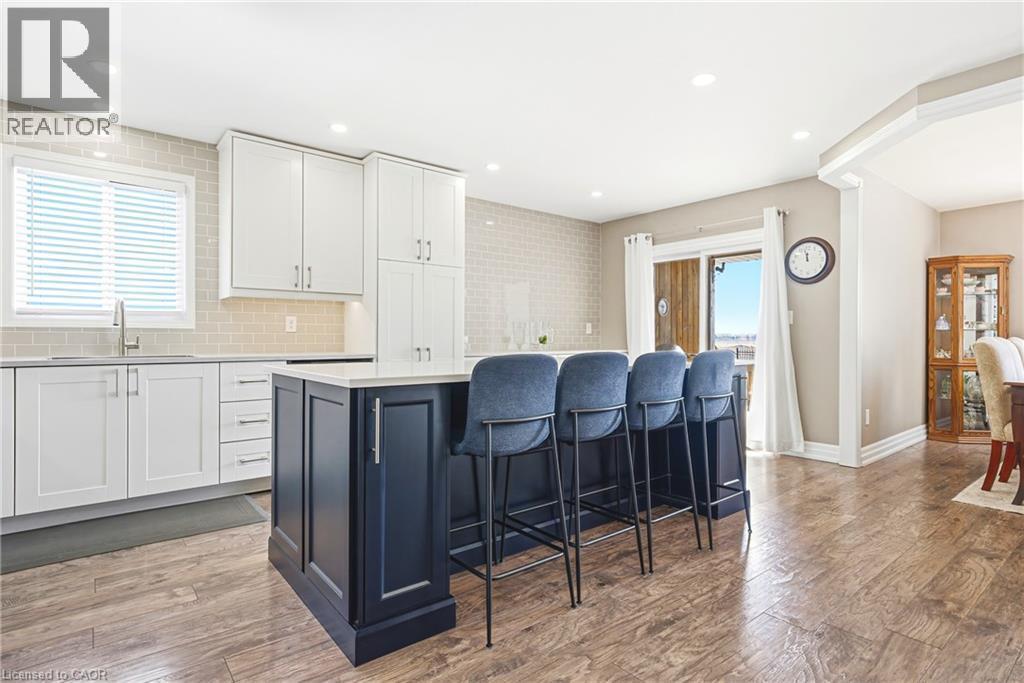 47 Fuller Drive, Caledonia, ON - Indoor Photo Showing Kitchen