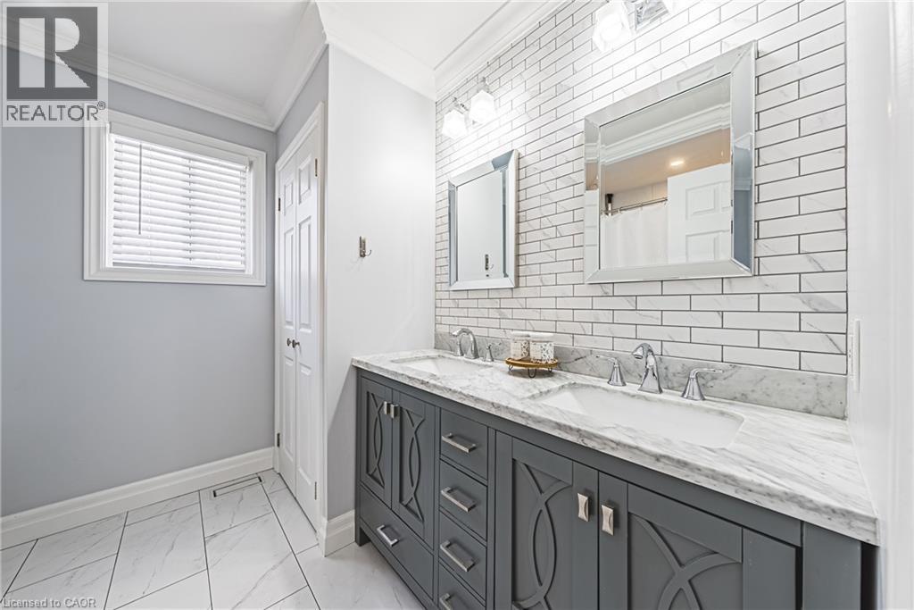47 Fuller Drive, Caledonia, ON - Indoor Photo Showing Bathroom