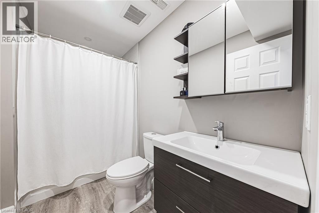 47 Fuller Drive, Caledonia, ON - Indoor Photo Showing Bathroom