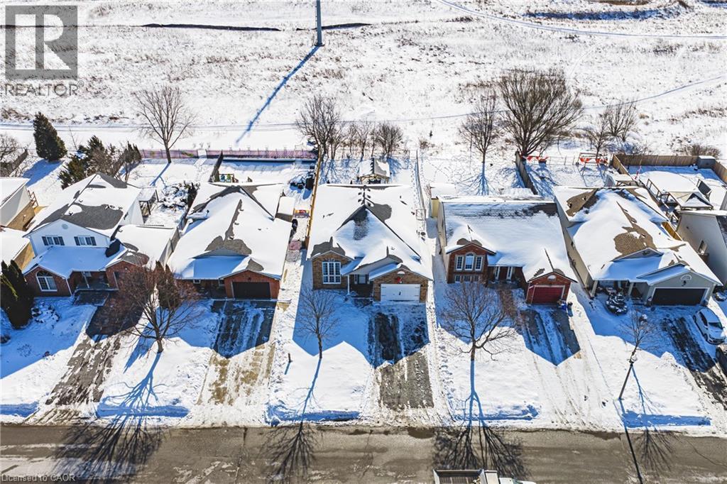 47 Fuller Drive, Caledonia, ON - Outdoor