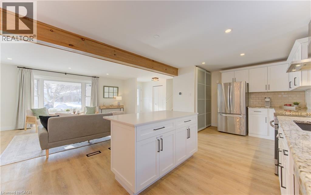 322 Daleview Place, Waterloo, ON - Indoor Photo Showing Kitchen
