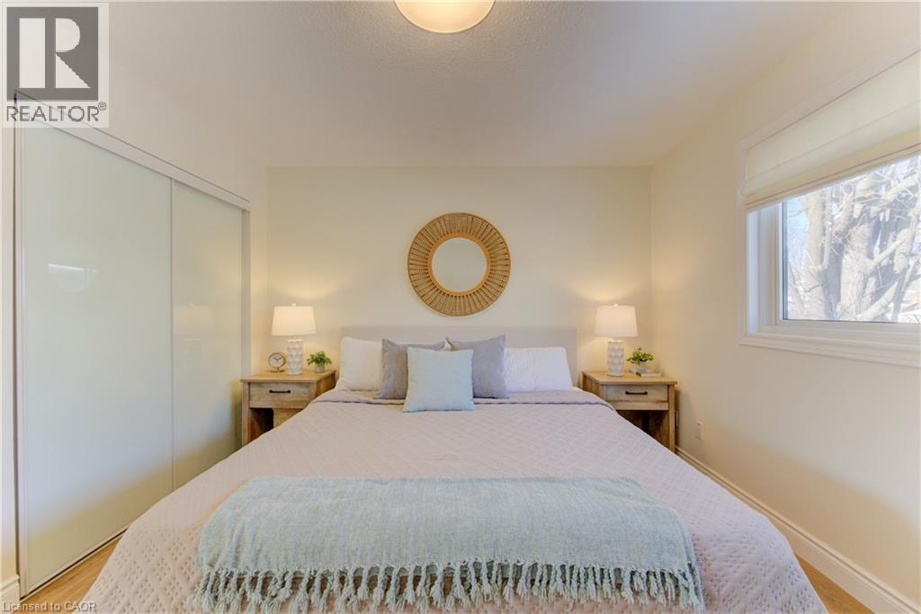 322 Daleview Place, Waterloo, ON - Indoor Photo Showing Bedroom