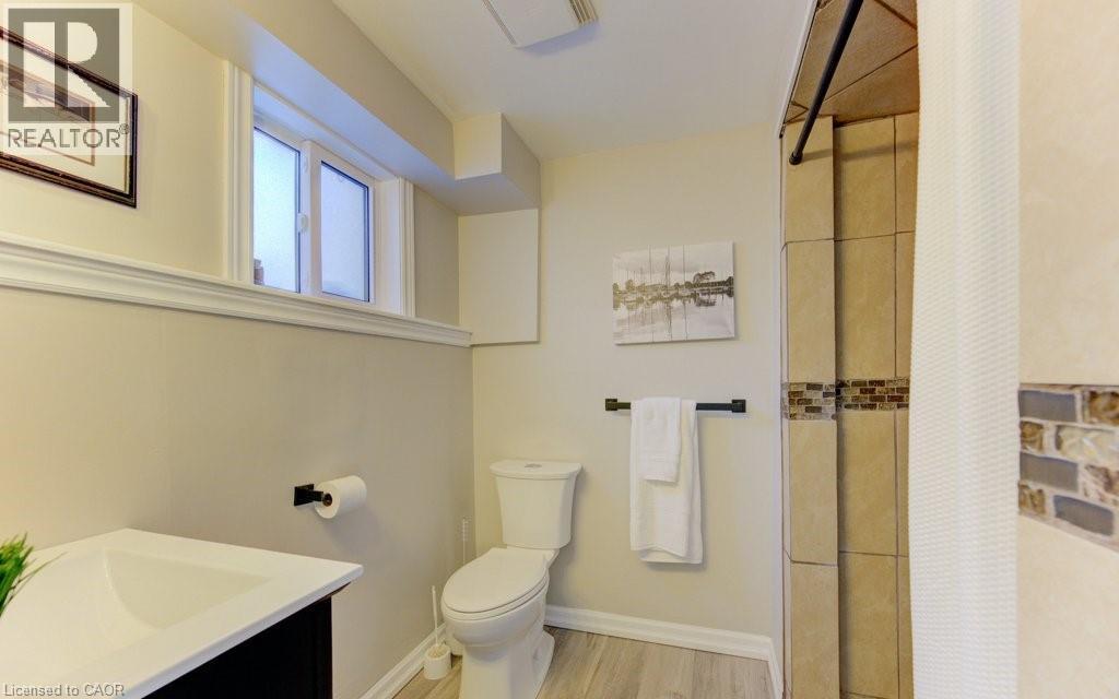322 Daleview Place, Waterloo, ON - Indoor Photo Showing Bathroom
