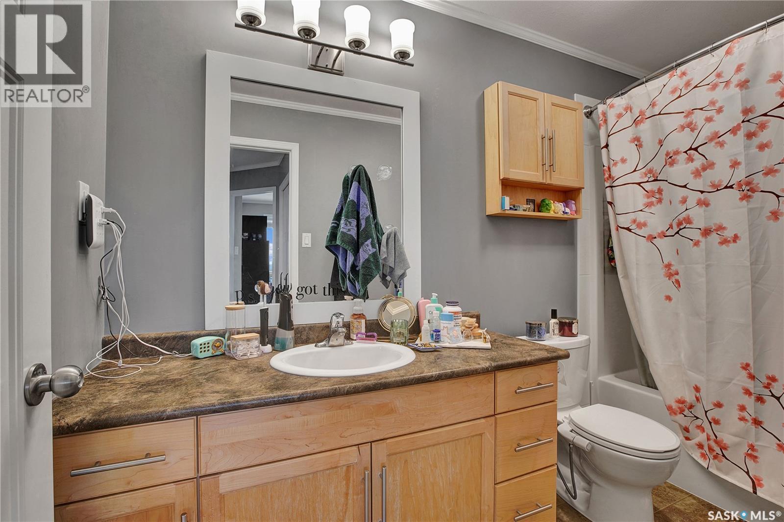 204 110 Shillington Crescent, Saskatoon, SK - Indoor Photo Showing Bathroom