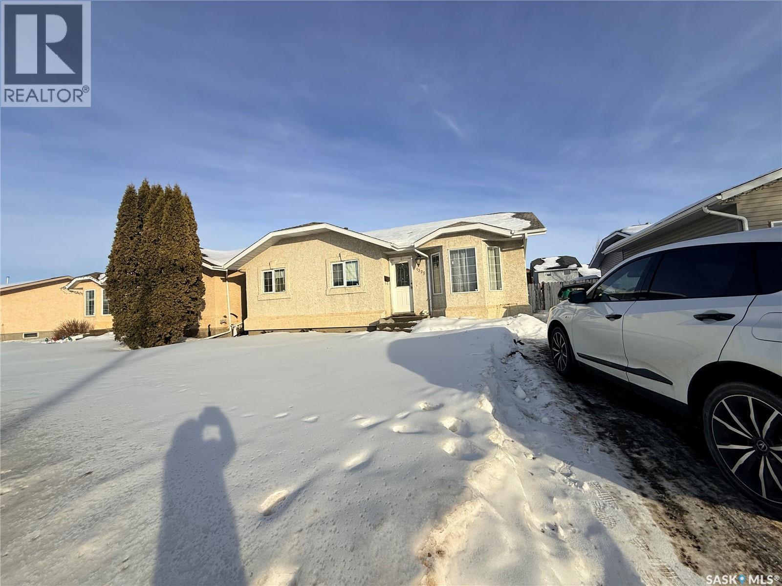 1322 Junor Avenue, Saskatoon, SK - Outdoor