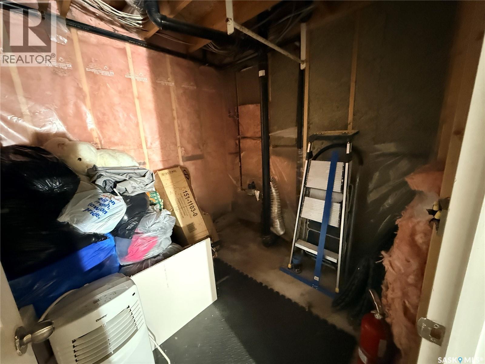 1322 Junor Avenue, Saskatoon, SK - Indoor Photo Showing Basement