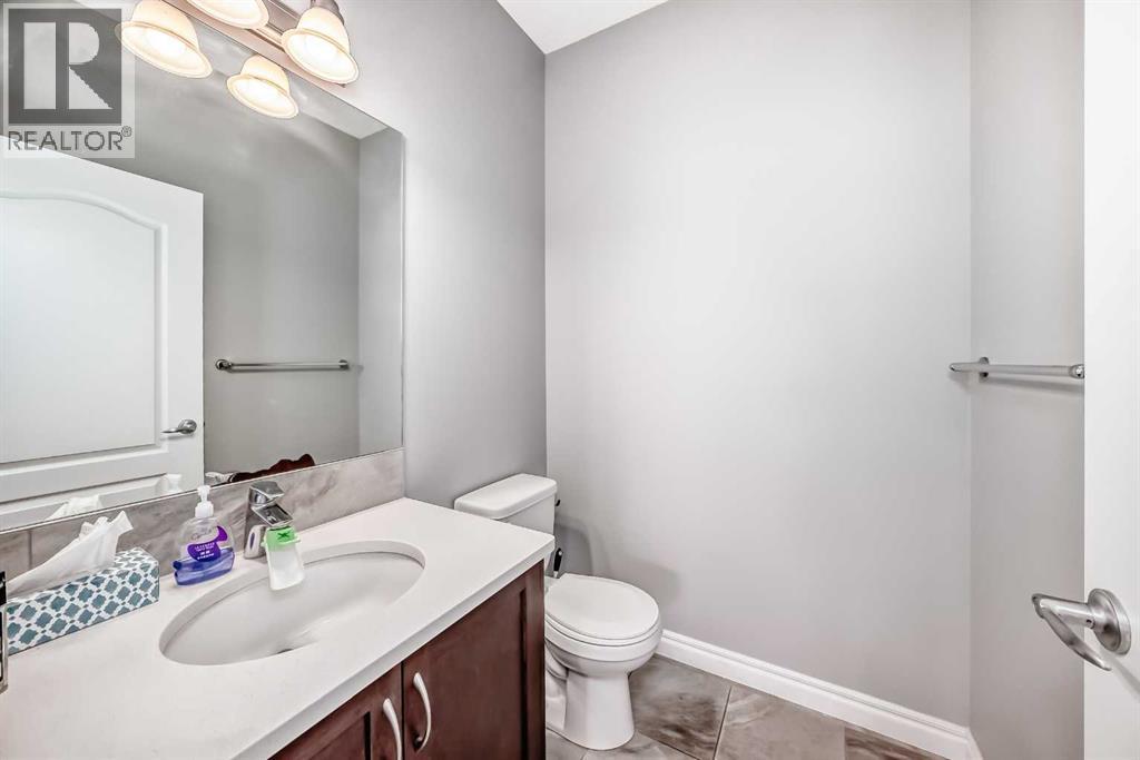 88 Nolanhurst Crescent Nw, Calgary, AB - Indoor Photo Showing Bathroom