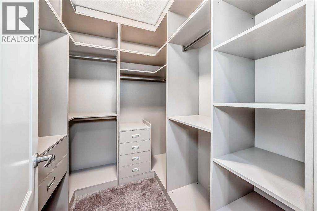 88 Nolanhurst Crescent Nw, Calgary, AB - Indoor With Storage