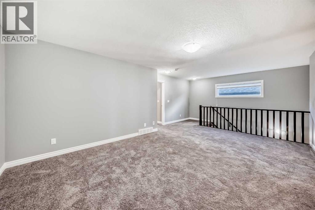 88 Nolanhurst Crescent Nw, Calgary, AB - Indoor Photo Showing Other Room