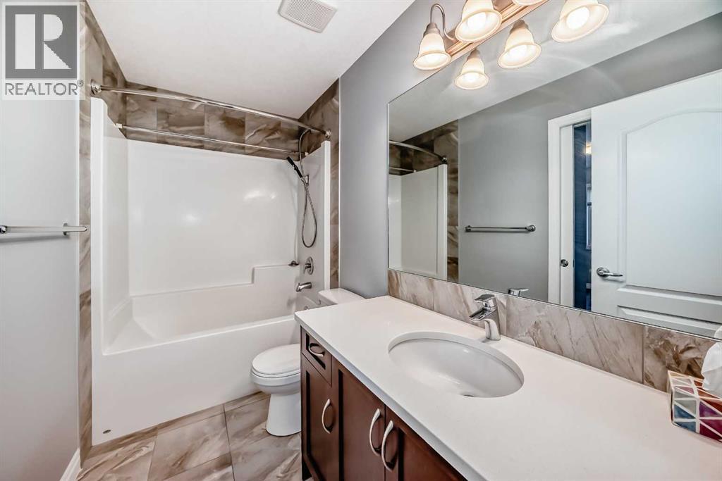 88 Nolanhurst Crescent Nw, Calgary, AB - Indoor Photo Showing Bathroom