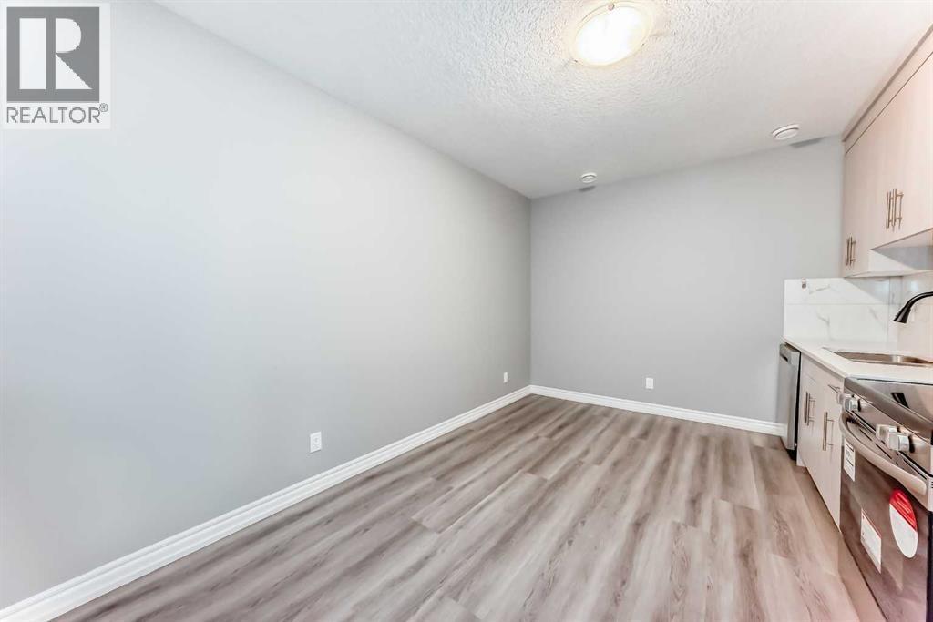 88 Nolanhurst Crescent Nw, Calgary, AB - Indoor Photo Showing Kitchen