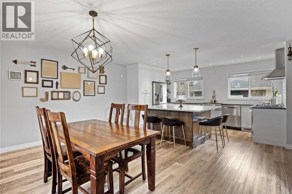 123 Sackville Drive Sw, Calgary, AB - Indoor Photo Showing Dining Room