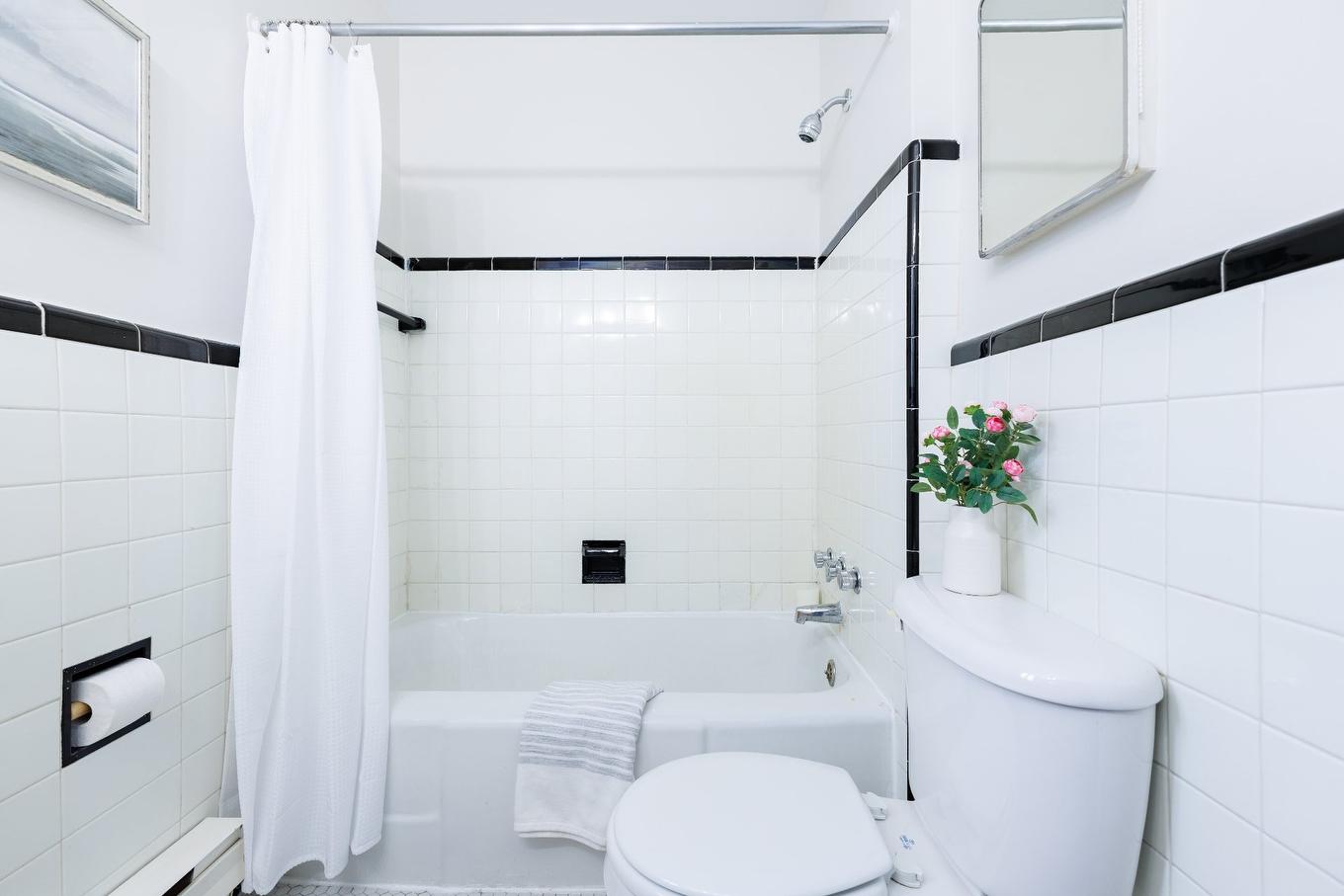 Ensuite bathroom - 860 47E Avenue, Montréal (Lachine), QC - Indoor Photo Showing Bathroom