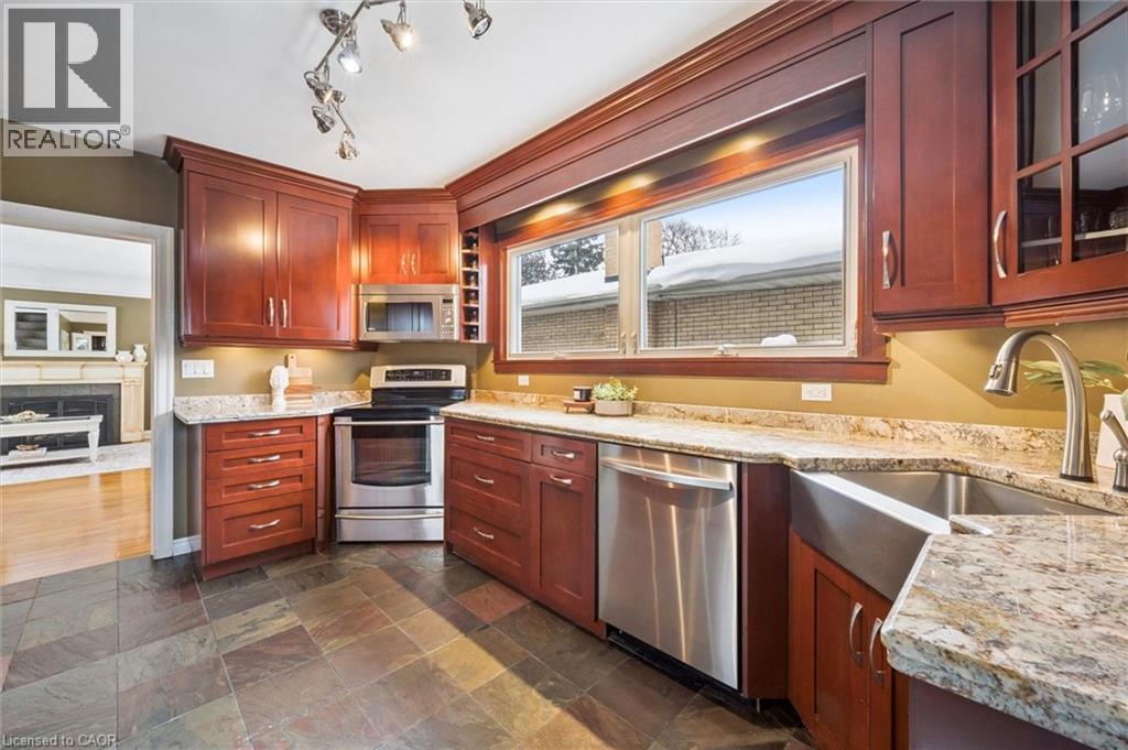 164 Jackson Avenue, Kitchener, ON - Indoor Photo Showing Kitchen With Stainless Steel Kitchen With Upgraded Kitchen