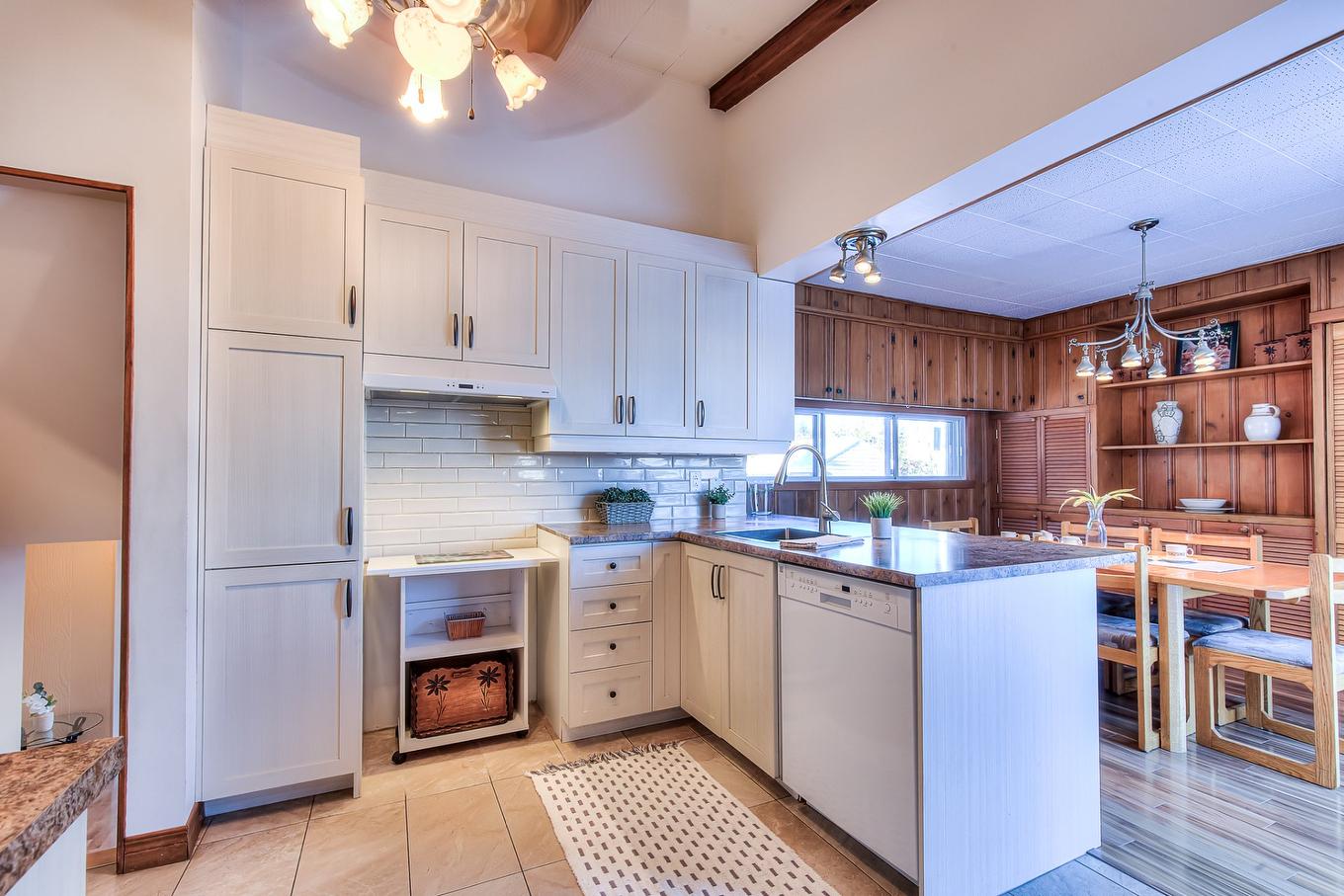 Kitchen - 139 Av. Giroux, Laval (Laval-Des-Rapides), QC - Indoor Photo Showing Kitchen