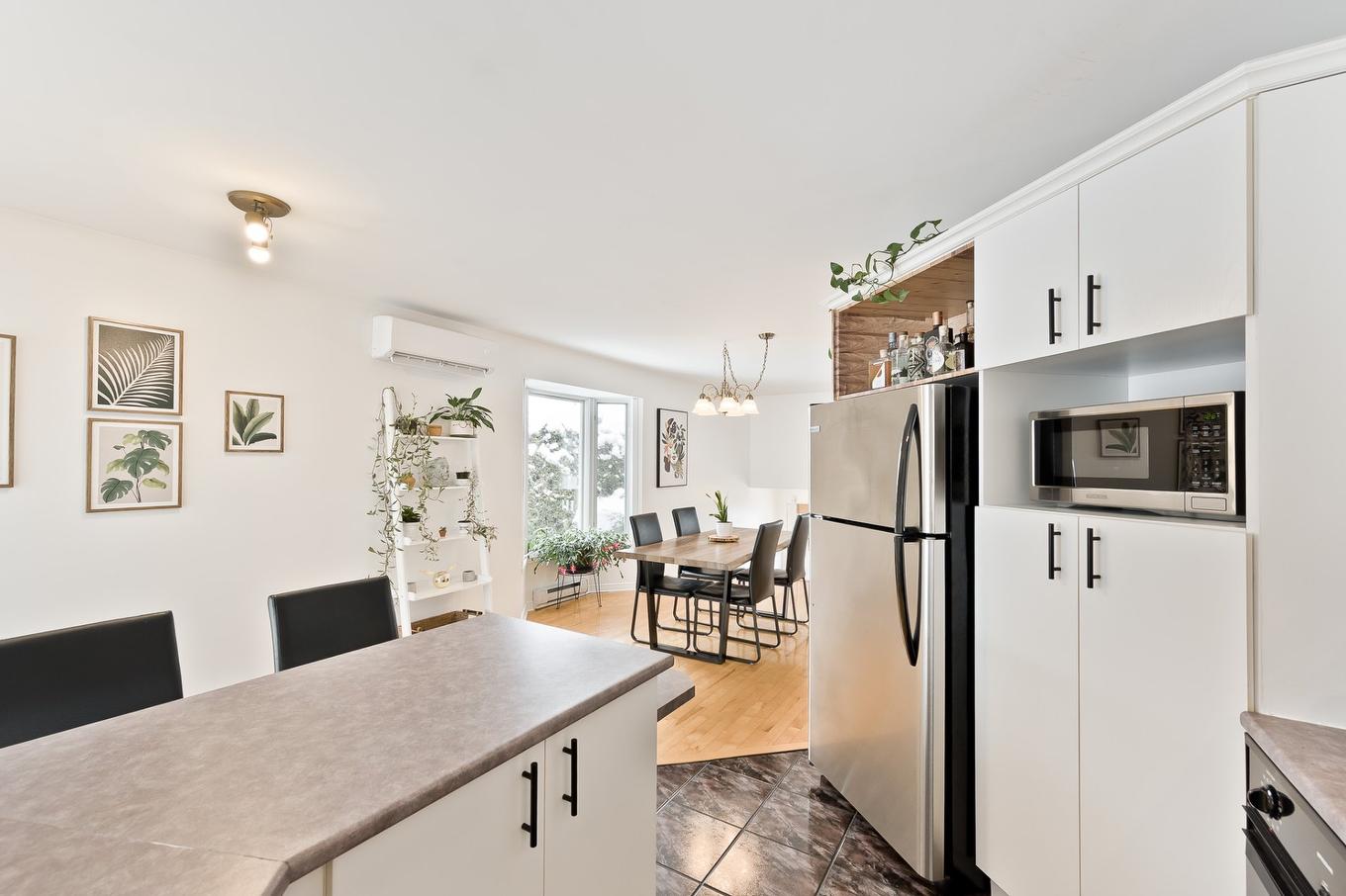 Cuisine - 1487 Rue Des Roses, Sherbrooke (Fleurimont), QC - Indoor