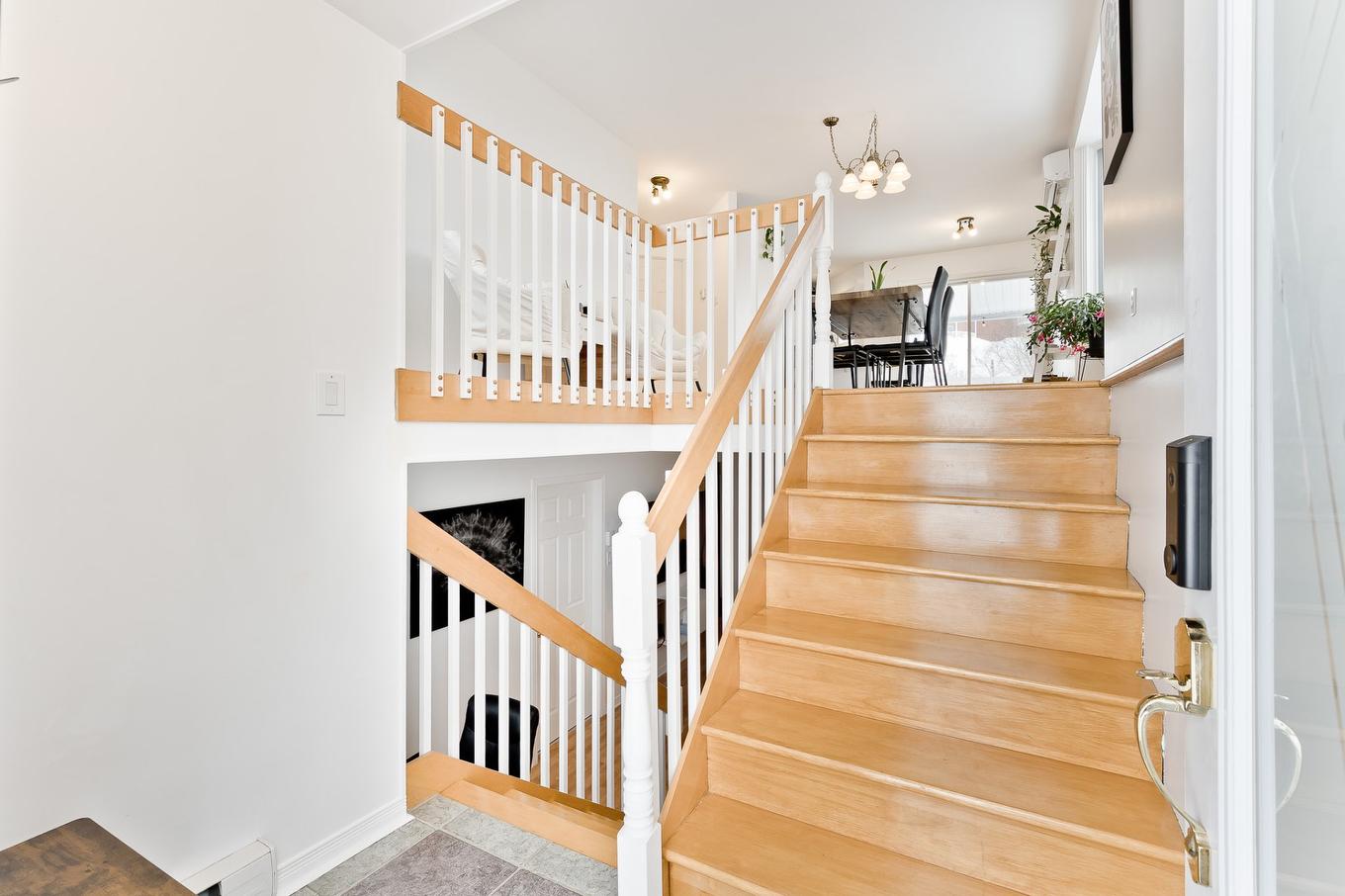 Hall d'entrée/Vestibule - 1487 Rue Des Roses, Sherbrooke (Fleurimont), QC - Indoor Photo Showing Other Room