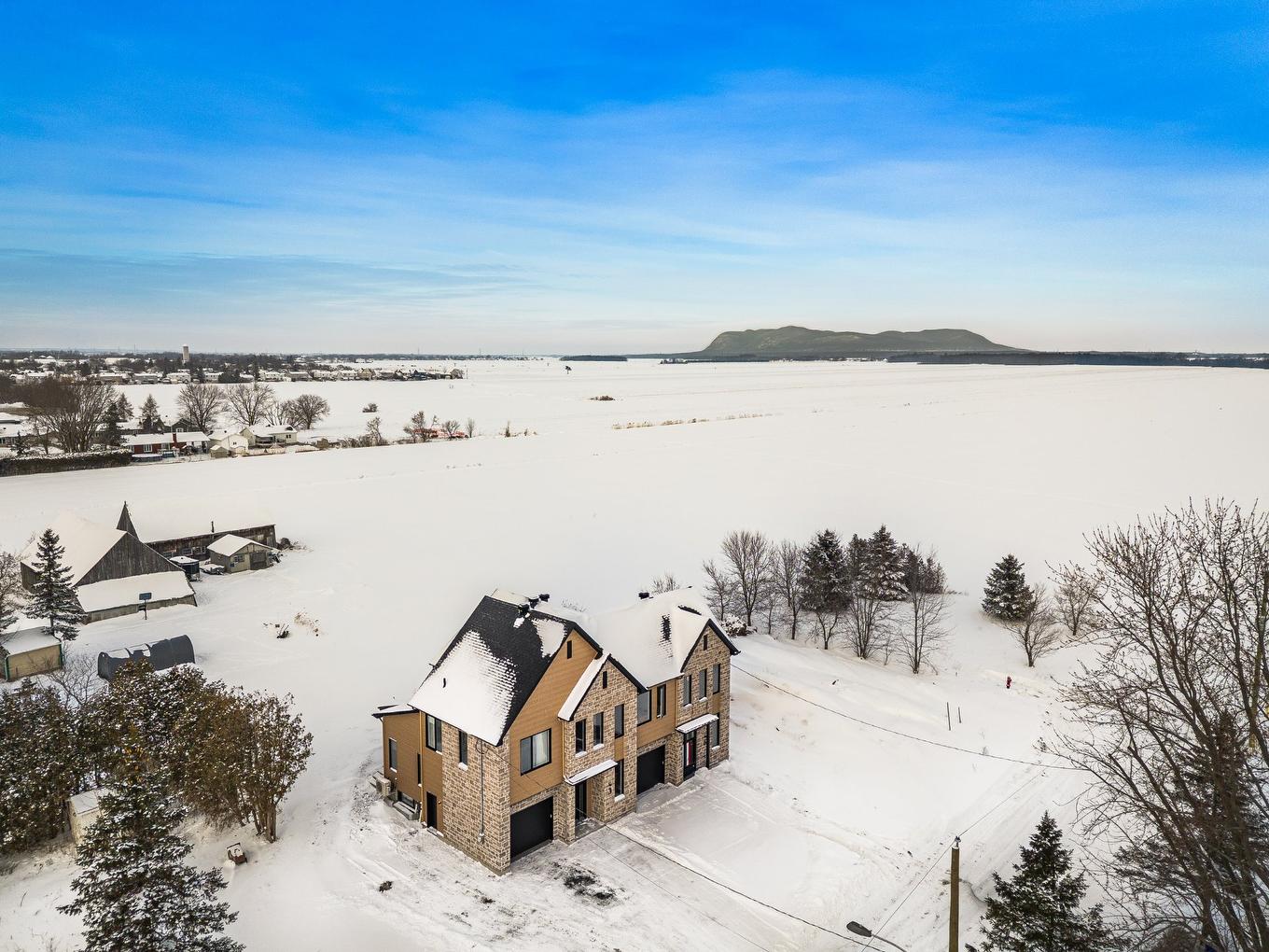 Photo aérienne - 5 Rue Loiselle, Saint-Mathias-Sur-Richelieu, QC - Outdoor With View