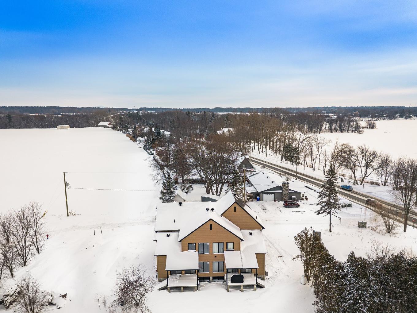 Photo aérienne - 5 Rue Loiselle, Saint-Mathias-Sur-Richelieu, QC - Outdoor With View