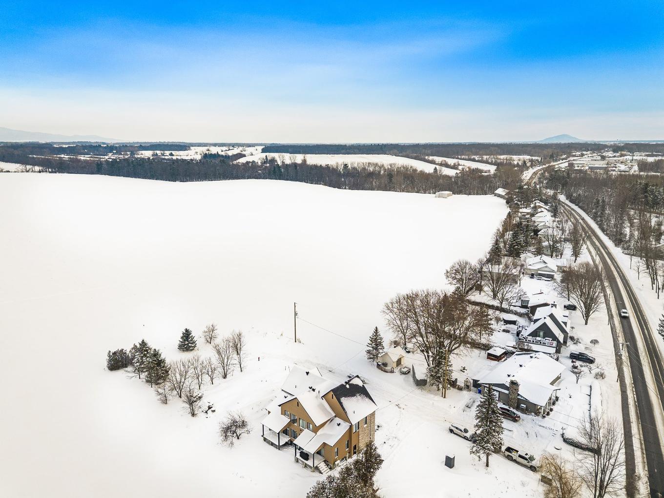 Photo aérienne - 5 Rue Loiselle, Saint-Mathias-Sur-Richelieu, QC - Outdoor With View
