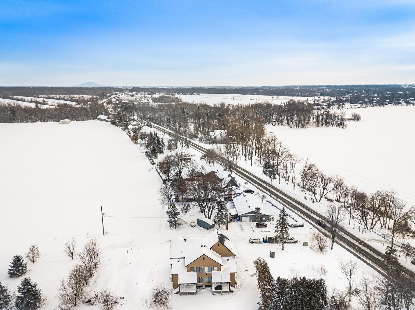 Photo aérienne - 5 Rue Loiselle, Saint-Mathias-Sur-Richelieu, QC - Outdoor With View