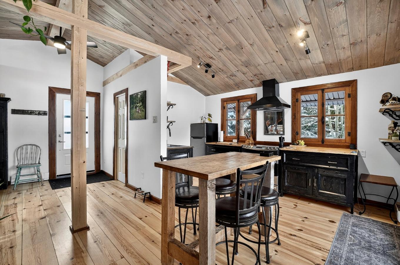 Salle à manger - 727 Ch. De Courchevel, Saint-Adolphe-D'Howard, QC - Indoor