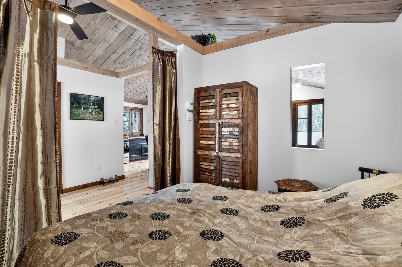 Chambre à coucher principale - 727 Ch. De Courchevel, Saint-Adolphe-D'Howard, QC - Indoor Photo Showing Bedroom